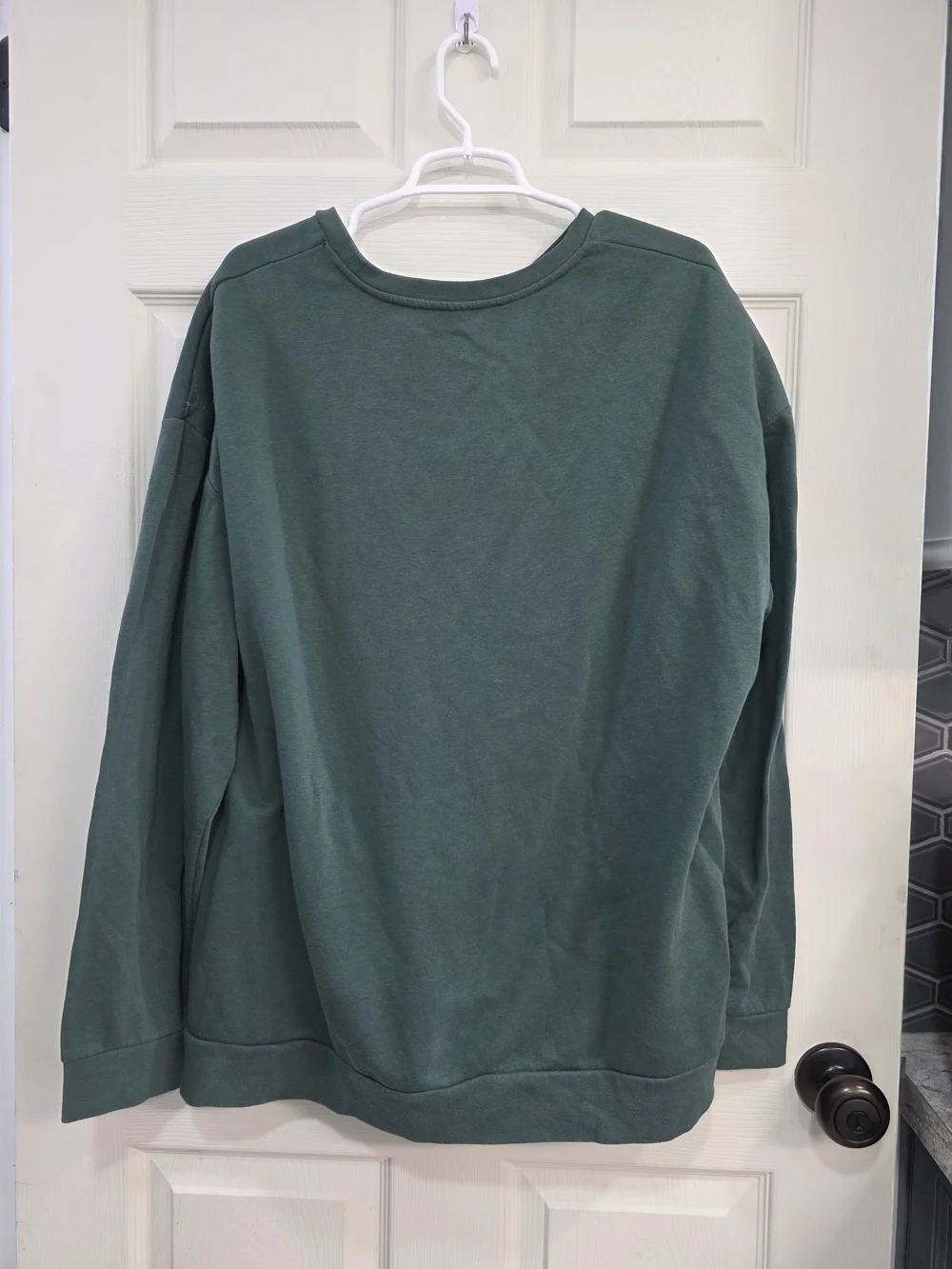 Buc-ee's Men's Dark Green Holiday Crewneck Sweatshirt Ugly Sweater